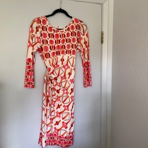 Flattering wrap dress for any body type. Worn 2x’s
